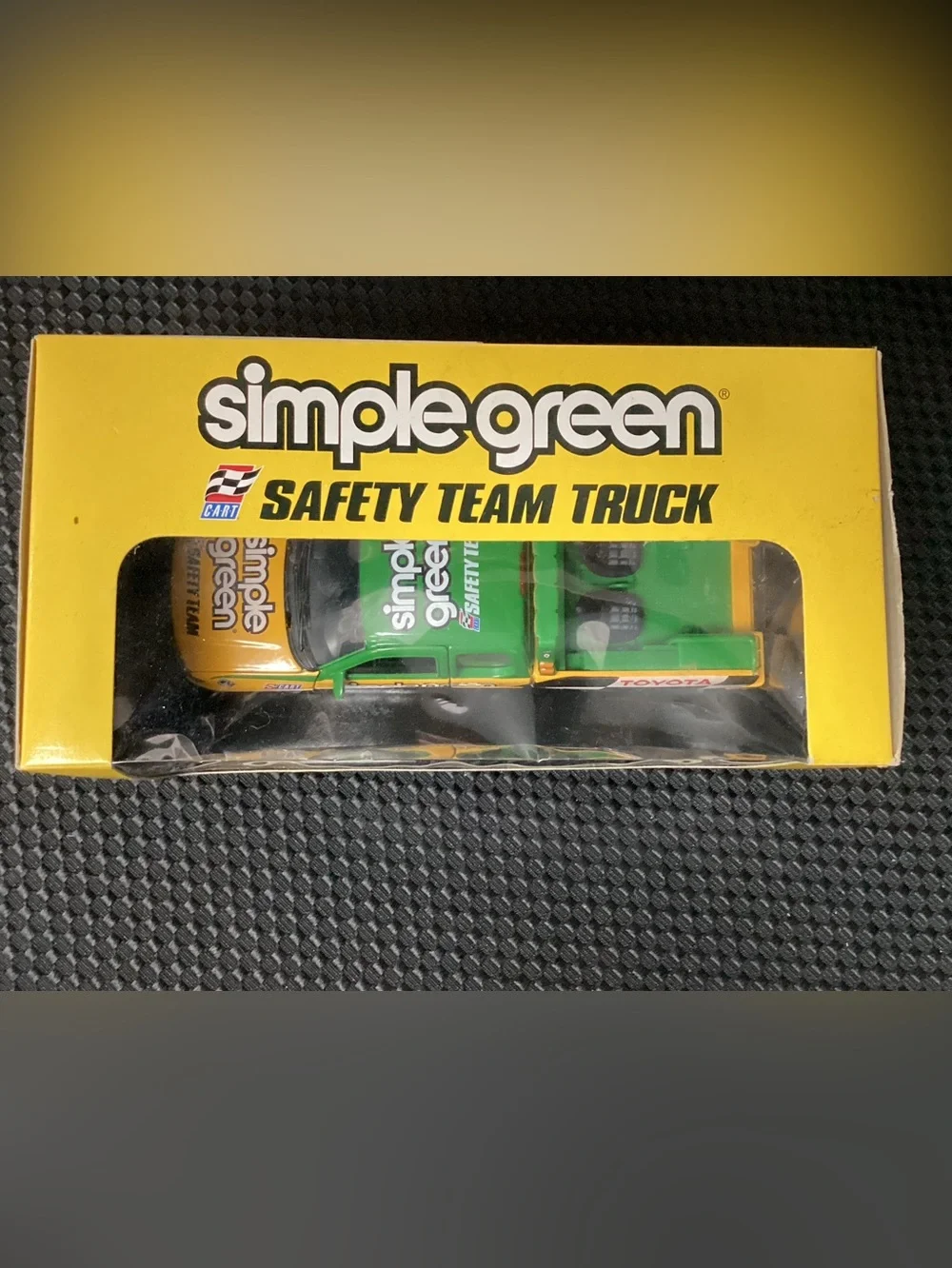Simple Green Toyota Safety Team Truck 1:32 - Green & Yellow Pickup